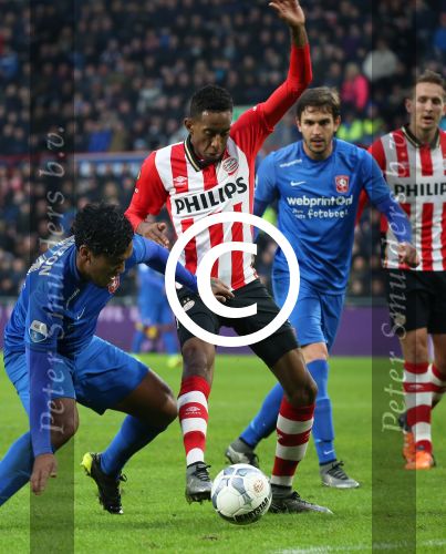 Eindhoven, 24 Januari 2016
Kompetitiewedstrijd PSV-FC Twente, eindstand 4-2
Eindhoven, 24 Januari 2016
Kompetitiewedstrijd PSV-FC Twente, eindstand 4-2
Joshua Brenet in duel met Tapia