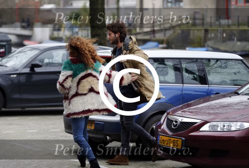 Amsterdam 6 februari 2016
Katja Schuurman en haar vriend Freek v Noortwijk hallen samen Sammie op bij haar vader Thijs Romer. Thijs woont net in een ander appartement.