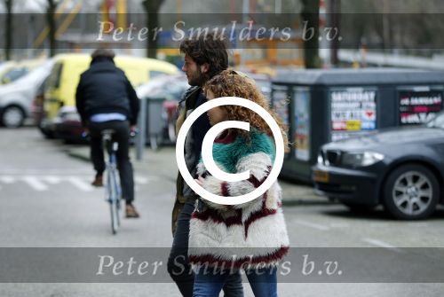 Amsterdam 6 februari 2016
Katja Schuurman en haar vriend Freek v Noortwijk hallen samen Sammie op bij haar vader Thijs Romer. Thijs woont net in een ander appartement.
