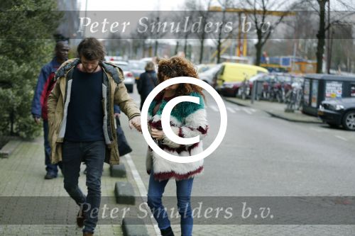 Amsterdam 6 februari 2016
Katja Schuurman en haar vriend Freek v Noortwijk hallen samen Sammie op bij haar vader Thijs Romer. Thijs woont net in een ander appartement.