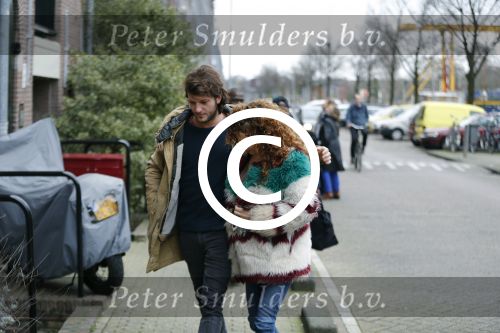 Amsterdam 6 februari 2016
Katja Schuurman en haar vriend Freek v Noortwijk hallen samen Sammie op bij haar vader Thijs Romer. Thijs woont net in een ander appartement.