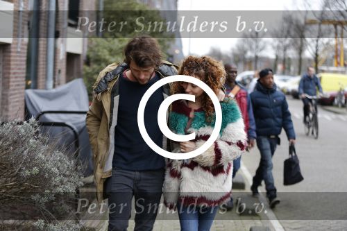 Amsterdam 6 februari 2016
Katja Schuurman en haar vriend Freek v Noortwijk hallen samen Sammie op bij haar vader Thijs Romer. Thijs woont net in een ander appartement.