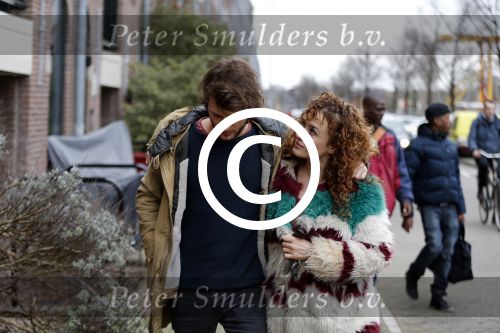 Amsterdam 6 februari 2016
Katja Schuurman en haar vriend Freek v Noortwijk hallen samen Sammie op bij haar vader Thijs Romer. Thijs woont net in een ander appartement.