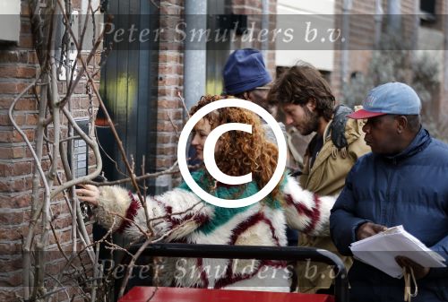 Amsterdam 6 februari 2016
Katja Schuurman en haar vriend Freek v Noortwijk hallen samen Sammie op bij haar vader Thijs Romer. Thijs woont net in een ander appartement.