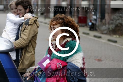 Amsterdam 6 februari 2016
Katja Schuurman en haar vriend Freek v Noortwijk hallen samen Sammie op bij haar vader Thijs Romer. Thijs woont net in een ander appartement.