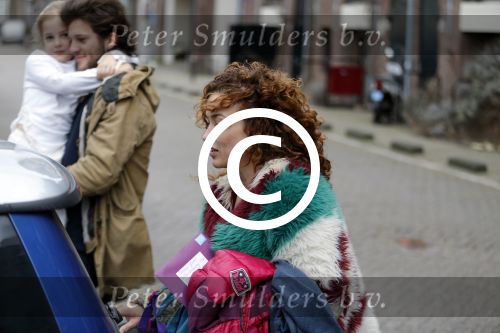 Amsterdam 6 februari 2016
Katja Schuurman en haar vriend Freek v Noortwijk hallen samen Sammie op bij haar vader Thijs Romer. Thijs woont net in een ander appartement.