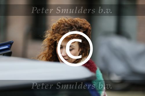 Amsterdam 6 februari 2016
Katja Schuurman en haar vriend Freek v Noortwijk hallen samen Sammie op bij haar vader Thijs Romer. Thijs woont net in een ander appartement.