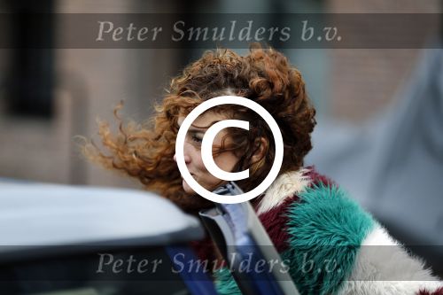 Amsterdam 6 februari 2016
Katja Schuurman en haar vriend Freek v Noortwijk hallen samen Sammie op bij haar vader Thijs Romer. Thijs woont net in een ander appartement.