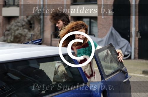 Amsterdam 6 februari 2016
Katja Schuurman en haar vriend Freek v Noortwijk hallen samen Sammie op bij haar vader Thijs Romer. Thijs woont net in een ander appartement.