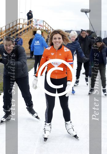 Biddinghuizen 31 januari 2016
Training voor de hollandse 100 op de schaatsbaan van Biddinghuizen. Aanwezig oa Prins Bernhard jr met kinderen Prinses Marilene Prins Maurits en Prinses Anna Prins Pieter Christiaan Prinses Emma Prinses Margriet Leontien Zijlaard v Moorsel met man Michael Zijlaard en dochter Indy Rosanna Kluivert met Patrick Nino Demy Shane en Justin Kluivert.