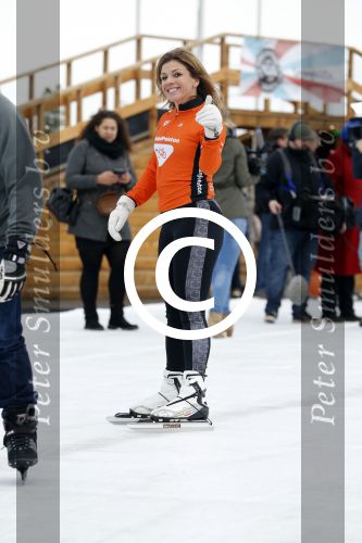 Biddinghuizen 31 januari 2016
Training voor de hollandse 100 op de schaatsbaan van Biddinghuizen. Aanwezig oa Prins Bernhard jr met kinderen Prinses Marilene Prins Maurits en Prinses Anna Prins Pieter Christiaan Prinses Emma Prinses Margriet Leontien Zijlaard v Moorsel met man Michael Zijlaard en dochter Indy Rosanna Kluivert met Patrick Nino Demy Shane en Justin Kluivert.