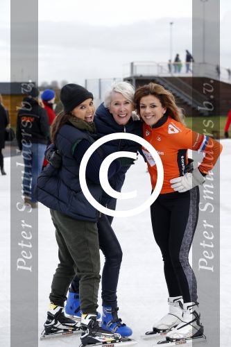 Biddinghuizen 31 januari 2016
Training voor de hollandse 100 op de schaatsbaan van Biddinghuizen. Aanwezig oa Prins Bernhard jr met kinderen Prinses Marilene Prins Maurits en Prinses Anna Prins Pieter Christiaan Prinses Emma Prinses Margriet Leontien Zijlaard v Moorsel met man Michael Zijlaard en dochter Indy Rosanna Kluivert met Patrick Nino Demy Shane en Justin Kluivert.