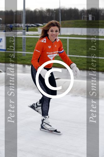 Biddinghuizen 31 januari 2016
Training voor de hollandse 100 op de schaatsbaan van Biddinghuizen. Aanwezig oa Prins Bernhard jr met kinderen Prinses Marilene Prins Maurits en Prinses Anna Prins Pieter Christiaan Prinses Emma Prinses Margriet Leontien Zijlaard v Moorsel met man Michael Zijlaard en dochter Indy Rosanna Kluivert met Patrick Nino Demy Shane en Justin Kluivert.