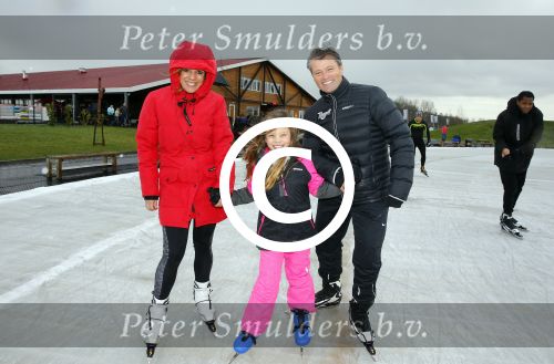 Biddinghuizen 31 januari 2016
Training voor de hollandse 100 op de schaatsbaan van Biddinghuizen. Aanwezig oa Prins Bernhard jr met kinderen Prinses Marilene Prins Maurits en Prinses Anna Prins Pieter Christiaan Prinses Emma Prinses Margriet Leontien Zijlaard v Moorsel met man Michael Zijlaard en dochter Indy Rosanna Kluivert met Patrick Nino Demy Shane en Justin Kluivert.