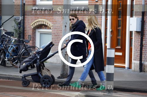 Amsterdam 23 januari 2016 
Lieke v Lexmond met vriend Bas v Veggel en zoontje aan het wandelen in Amsterdam zuid.
