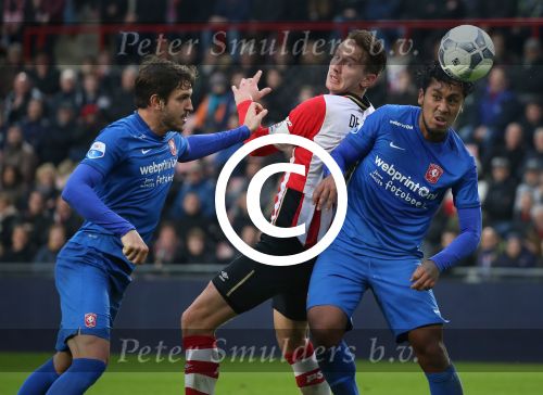 Eindhoven, 24 Januari 2016
Kompetitiewedstrijd PSV-FC Twente, eindstand 4-2
Luuk de Jong in duel met Renato Tapia