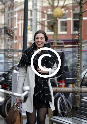 Amsterdam 1 februari 2016
Winnares Maan de Steenwinkel (tvoh) met haar manager / begeleider Dim Paulson in Amsterdam zuid