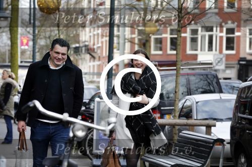 Amsterdam 1 februari 2016
Winnares Maan de Steenwinkel (tvoh) met haar manager / begeleider Dim Paulson in Amsterdam zuid
