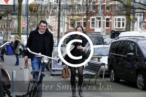 Amsterdam 1 februari 2016
Winnares Maan de Steenwinkel (tvoh) met haar manager / begeleider Dim Paulson in Amsterdam zuid