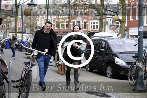 Amsterdam 1 februari 2016
Winnares Maan de Steenwinkel (tvoh) met haar manager / begeleider Dim Paulson in Amsterdam zuid
