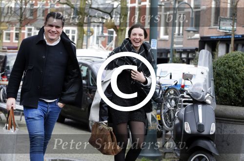 Amsterdam 1 februari 2016
Winnares Maan de Steenwinkel (tvoh) met haar manager / begeleider Dim Paulson in Amsterdam zuid