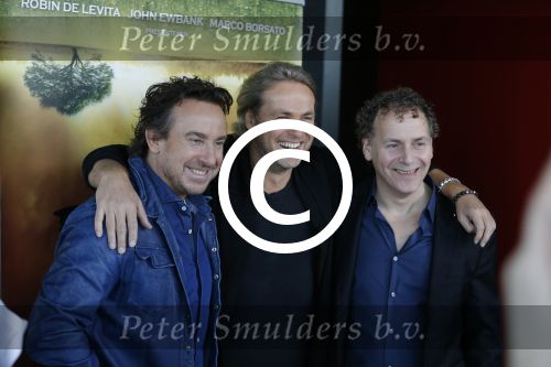 Amsterdam 25 januari 2016
Presentatie cast SKY . Musical van John Ewbank Marco Borsato en Robin de Levita .
oa Matteo v d Grijn Joel de Tombe en Lisse Knapen.