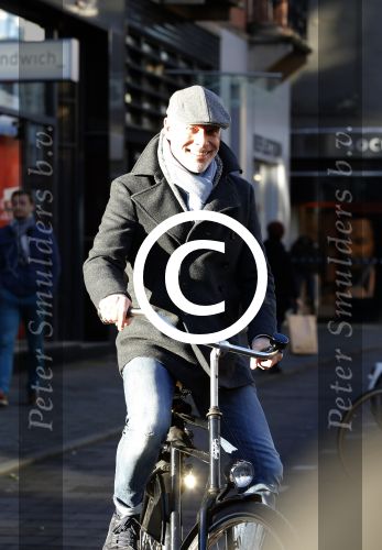 Amsterdam 25 januari 2016
Mart Visser op de fiets.