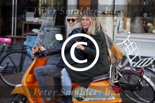 Amsterdam 23 januari 2016
Michelle v Nood en Koen Brouwer op hun vespa scooter.