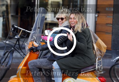 Amsterdam 23 januari 2016
Michelle v Nood en Koen Brouwer op hun vespa scooter.