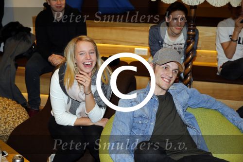 Amsterdam 28 januari 2016
Enzo Knol krijt van Youtube award vanwege zijn 1 miljoen abonnees.
Zijn hele familie incl Dee waren aanwezig. Enzo met zijn broer Milan