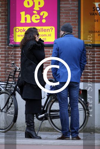 Amsterdam 22 januari 2016 
Monique Klemann met een kennis op straat in Amsterdam