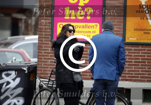 Amsterdam 22 januari 2016 
Monique Klemann met een kennis op straat in Amsterdam