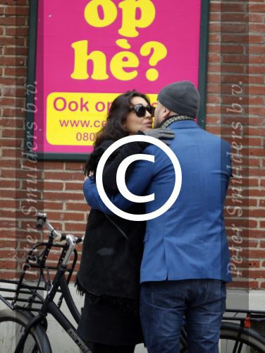 Amsterdam 22 januari 2016 
Monique Klemann met een kennis op straat in Amsterdam