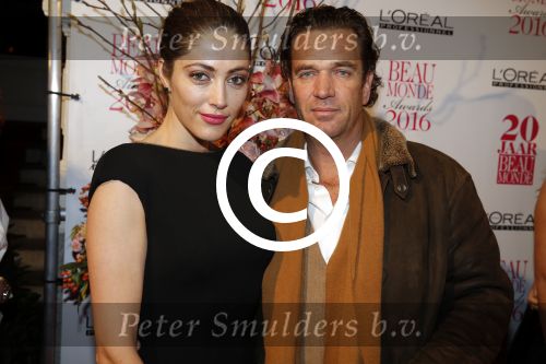 Amsterdam 18 januari 2016
Uitreiking Beau monde awards in het Amstel Hotel.
Nadia Palesa met een kennis