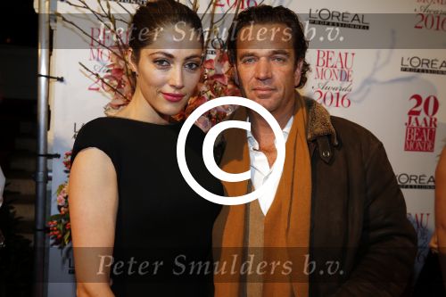 Amsterdam 18 januari 2016
Uitreiking Beau monde awards in het Amstel Hotel.
Nadia Palesa met een kennis
