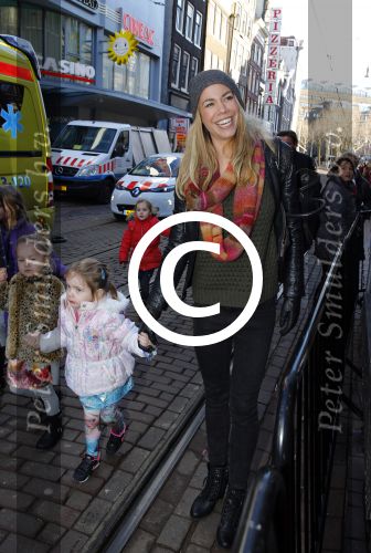 Amsterdam 17 januari 2016
Premiere Woezel en Pip in Tuschinski. Nicolette Kluijver met dochter