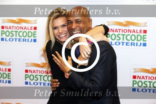 Amsterdam 26 januari 2016
Goed geld gala van de nationale postcode loterij in carre met als hoofdgast George Clooney.
Nicolette Kluijver Nicolette v Dam Bas Smit Ruud Gullit en Humberto Tan