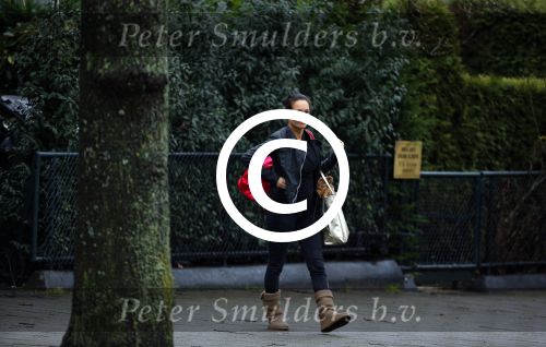 Amsterdam 27 januari 2016
Noi Pakon verlaat het huis van haar vriend Martijn Krabbe in Amsterdam nadat ze daar de nacht heeft doorgebracht.