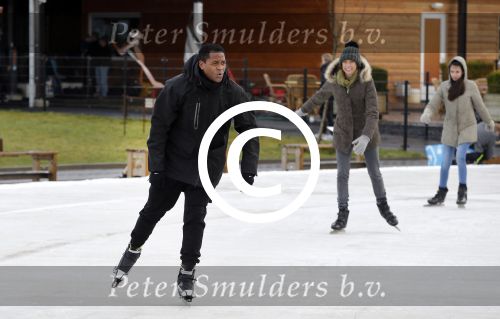 Biddinghuizen 31 januari 2016
Training voor de hollandse 100 op de schaatsbaan van Biddinghuizen. Aanwezig oa Prins Bernhard jr met kinderen Prinses Marilene Prins Maurits en Prinses Anna Prins Pieter Christiaan Prinses Emma Prinses Margriet Leontien Zijlaard v Moorsel met man Michael Zijlaard en dochter Indy Rosanna Kluivert met Patrick Nino Demy Shane en Justin Kluivert.