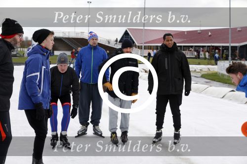 Biddinghuizen 31 januari 2016
Training voor de hollandse 100 op de schaatsbaan van Biddinghuizen. Aanwezig oa Prins Bernhard jr met kinderen Prinses Marilene Prins Maurits en Prinses Anna Prins Pieter Christiaan Prinses Emma Prinses Margriet Leontien Zijlaard v Moorsel met man Michael Zijlaard en dochter Indy Rosanna Kluivert met Patrick Nino Demy Shane en Justin Kluivert.