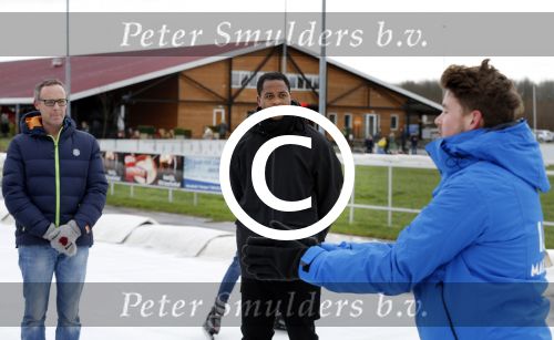 Biddinghuizen 31 januari 2016
Training voor de hollandse 100 op de schaatsbaan van Biddinghuizen. Aanwezig oa Prins Bernhard jr met kinderen Prinses Marilene Prins Maurits en Prinses Anna Prins Pieter Christiaan Prinses Emma Prinses Margriet Leontien Zijlaard v Moorsel met man Michael Zijlaard en dochter Indy Rosanna Kluivert met Patrick Nino Demy Shane en Justin Kluivert.
