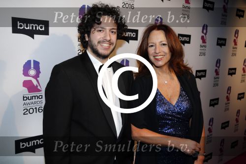 Hilversum 15 februari 2016
Buma awards in studio 21 op het mediapark. Paula Patricio Henk Temming en hun zoon