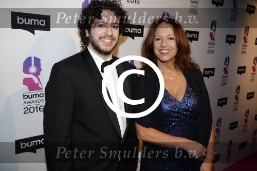 Hilversum 15 februari 2016
Buma awards in studio 21 op het mediapark. Paula Patricio Henk Temming en hun zoon