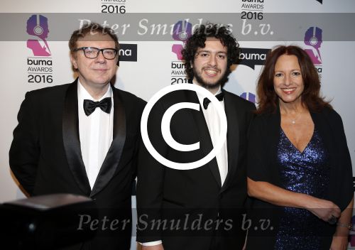 Hilversum 15 februari 2016
Buma awards in studio 21 op het mediapark. Paula Patricio Henk Temming en hun zoon