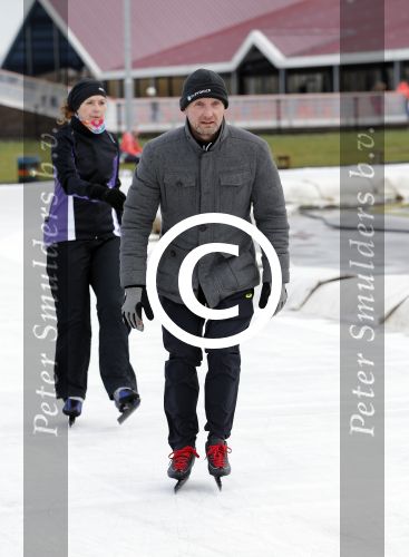 Biddinghuizen 31 januari 2016
Training voor de hollandse 100 op de schaatsbaan van Biddinghuizen. Aanwezig oa Prins Bernhard jr met kinderen Prinses Marilene Prins Maurits en Prinses Anna Prins Pieter Christiaan Prinses Emma Prinses Margriet Leontien Zijlaard v Moorsel met man Michael Zijlaard en dochter Indy Rosanna Kluivert met Patrick Nino Demy Shane en Justin Kluivert.