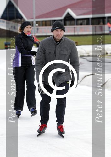 Biddinghuizen 31 januari 2016
Training voor de hollandse 100 op de schaatsbaan van Biddinghuizen. Aanwezig oa Prins Bernhard jr met kinderen Prinses Marilene Prins Maurits en Prinses Anna Prins Pieter Christiaan Prinses Emma Prinses Margriet Leontien Zijlaard v Moorsel met man Michael Zijlaard en dochter Indy Rosanna Kluivert met Patrick Nino Demy Shane en Justin Kluivert.