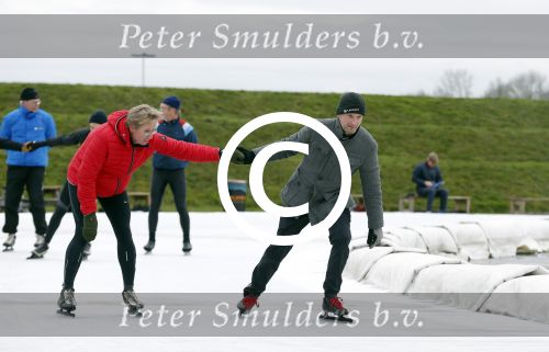 Biddinghuizen 31 januari 2016
Training voor de hollandse 100 op de schaatsbaan van Biddinghuizen. Aanwezig oa Prins Bernhard jr met kinderen Prinses Marilene Prins Maurits en Prinses Anna Prins Pieter Christiaan Prinses Emma Prinses Margriet Leontien Zijlaard v Moorsel met man Michael Zijlaard en dochter Indy Rosanna Kluivert met Patrick Nino Demy Shane en Justin Kluivert.
