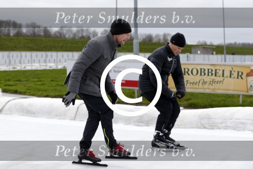 Biddinghuizen 31 januari 2016
Training voor de hollandse 100 op de schaatsbaan van Biddinghuizen. Aanwezig oa Prins Bernhard jr met kinderen Prinses Marilene Prins Maurits en Prinses Anna Prins Pieter Christiaan Prinses Emma Prinses Margriet Leontien Zijlaard v Moorsel met man Michael Zijlaard en dochter Indy Rosanna Kluivert met Patrick Nino Demy Shane en Justin Kluivert.
