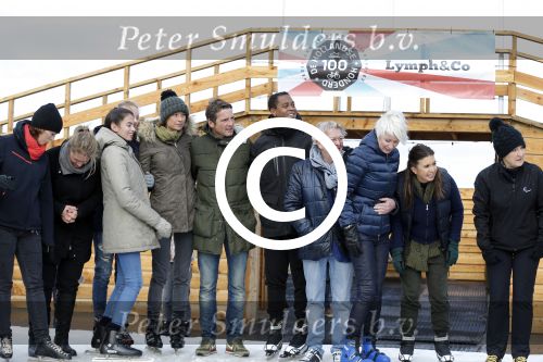 Biddinghuizen 31 januari 2016
Training voor de hollandse 100 op de schaatsbaan van Biddinghuizen. Aanwezig oa Prins Bernhard jr met kinderen Prinses Marilene Prins Maurits en Prinses Anna Prins Pieter Christiaan Prinses Emma Prinses Margriet Leontien Zijlaard v Moorsel met man Michael Zijlaard en dochter Indy Rosanna Kluivert met Patrick Nino Demy Shane en Justin Kluivert.