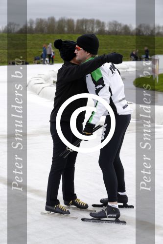 Biddinghuizen 31 januari 2016
Training voor de hollandse 100 op de schaatsbaan van Biddinghuizen. Aanwezig oa Prins Bernhard jr met kinderen Prinses Marilene Prins Maurits en Prinses Anna Prins Pieter Christiaan Prinses Emma Prinses Margriet Leontien Zijlaard v Moorsel met man Michael Zijlaard en dochter Indy Rosanna Kluivert met Patrick Nino Demy Shane en Justin Kluivert.